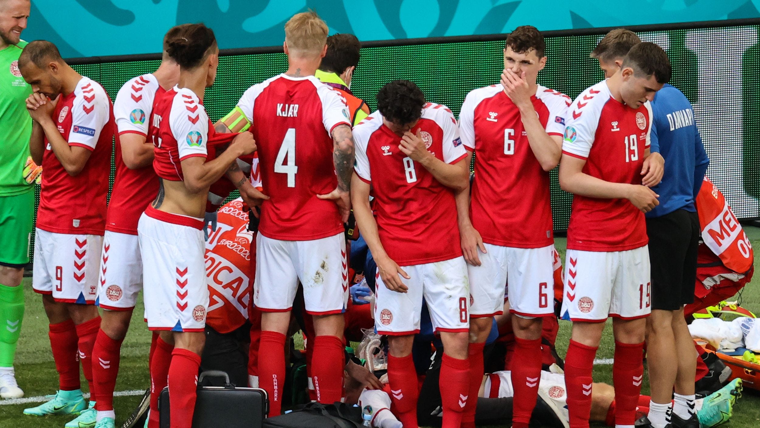 Denmark's Christian Eriksen collapses in Euro 2021 match ...
