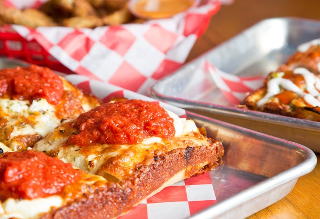 The "Just Cheese Please" pizza at Pie of the Tiger