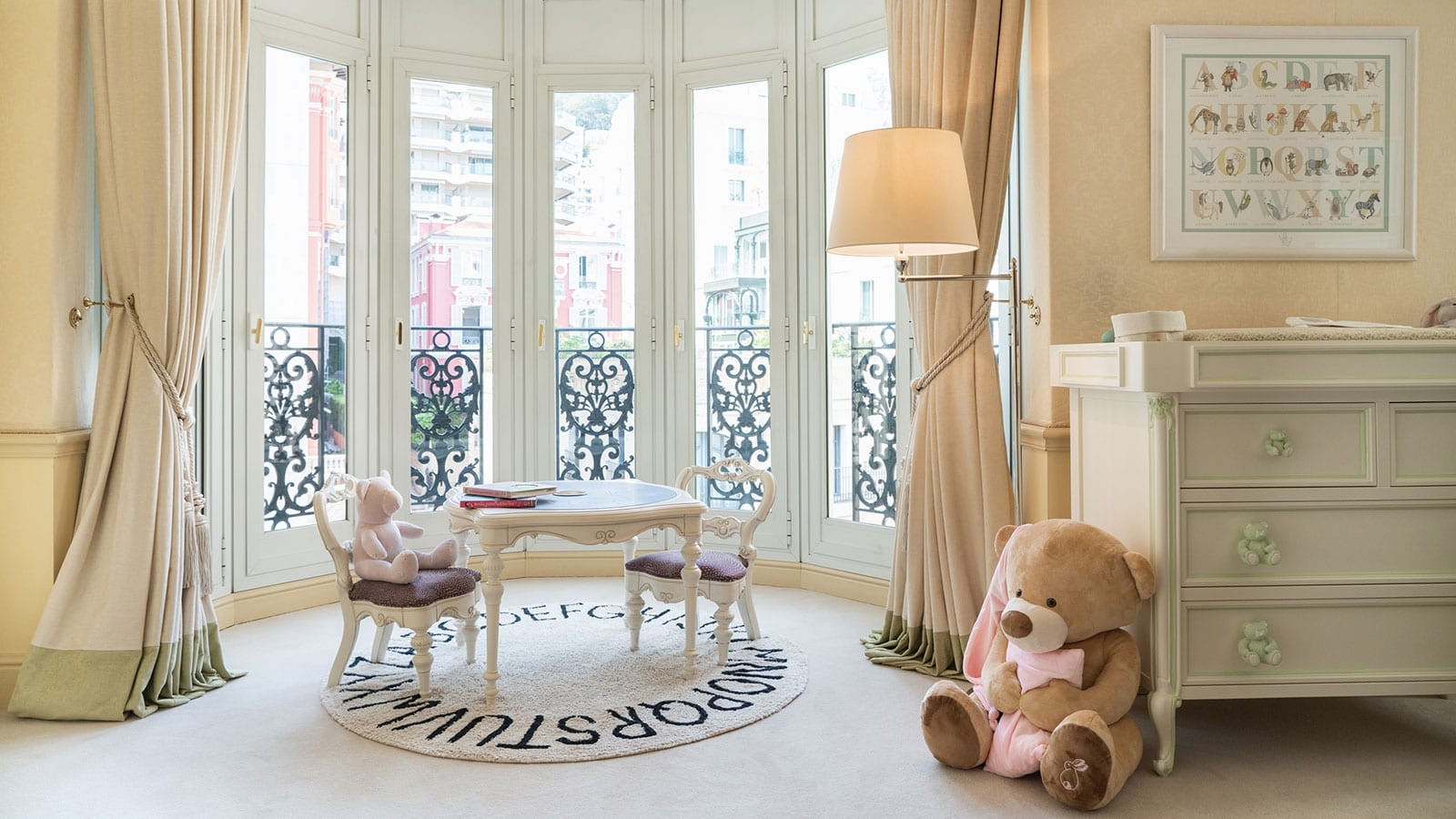 17 delightful kid-themed hotel rooms dedicated to 'Eloise,' 'SpongeBob,' 'Legos, more 17 delightful kid-themed hotel rooms dedicated to 'Eloise,' 'SpongeBob,' 'Legos, more
