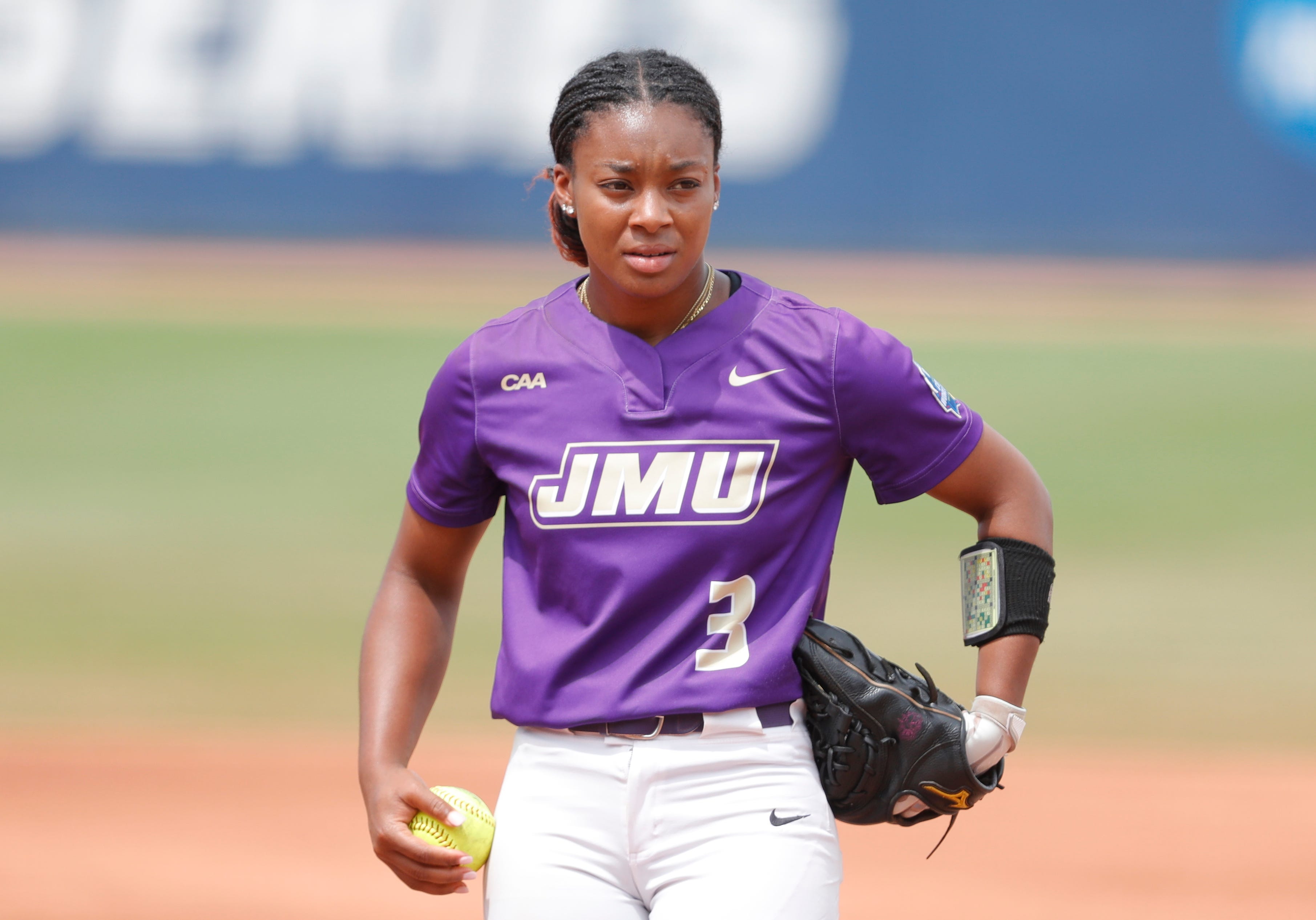 odicci-alexander-named-pitcher-of-the-year-signs-with-usssa-pride