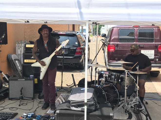 Byron Nash and drummer George Barron entertained at the summer series opener of Coraopolis Second Saturdays.