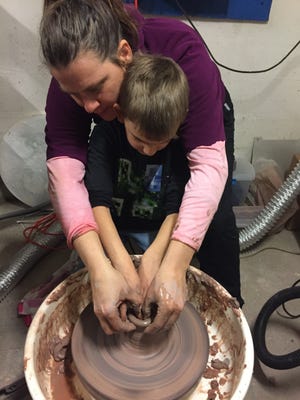 The ecocamp director Ashley Kyber is an experienced and enthusiastic director of community and environmental art projects. Here she offers instructions for shaping a clay pot.