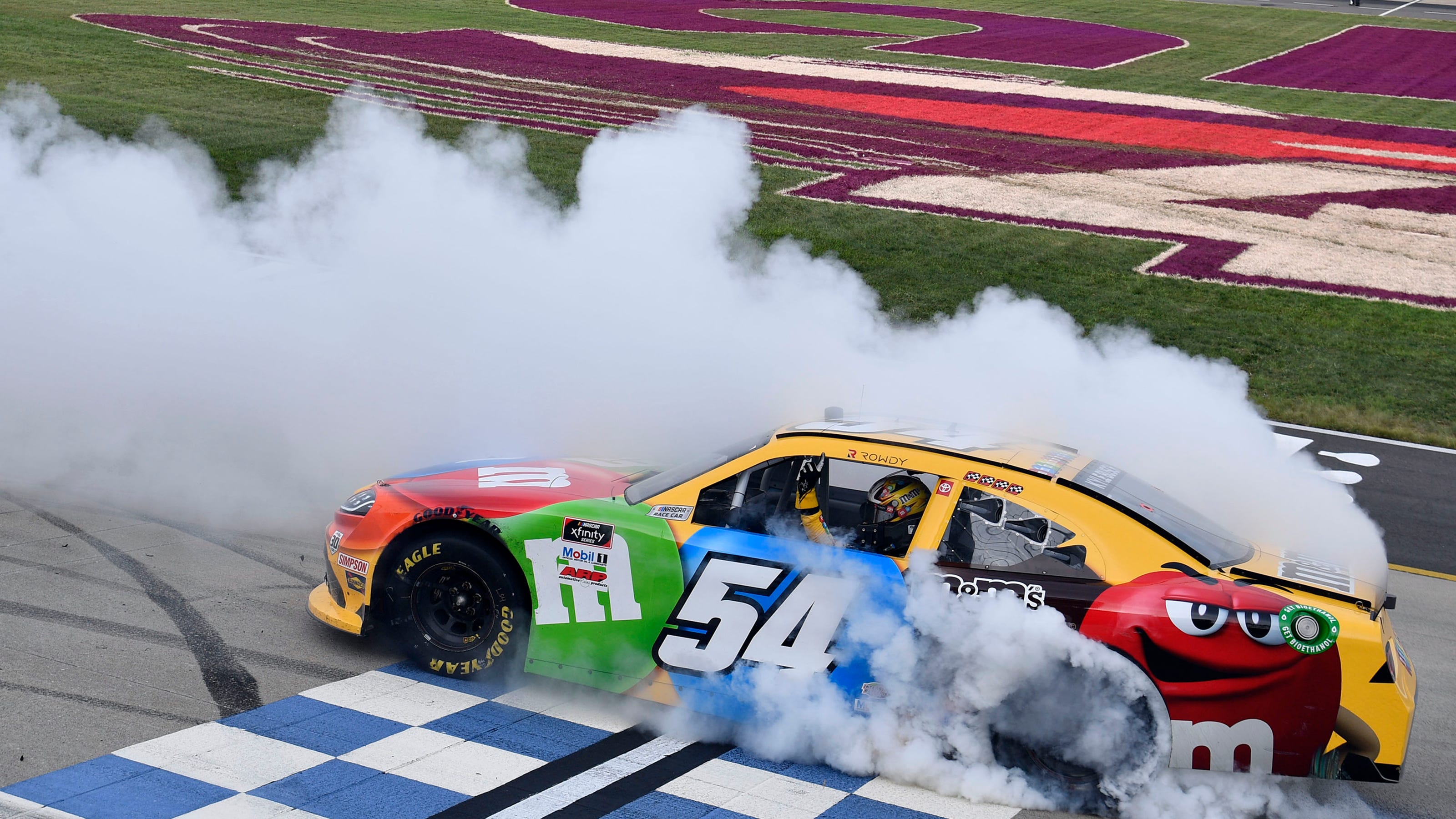 Kyle Busch wins NASCAR Xfinity Series race at Nashville Superspeedway