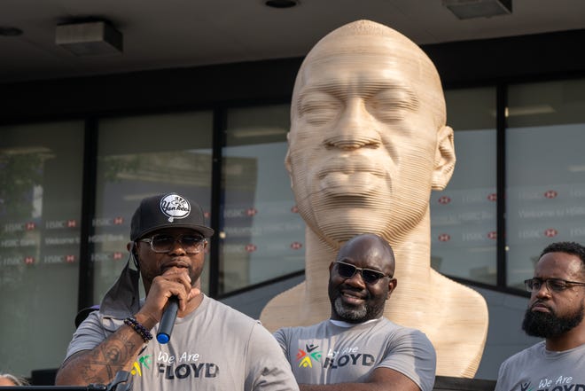 George Floyd statue unveiled in Brooklyn, Newark