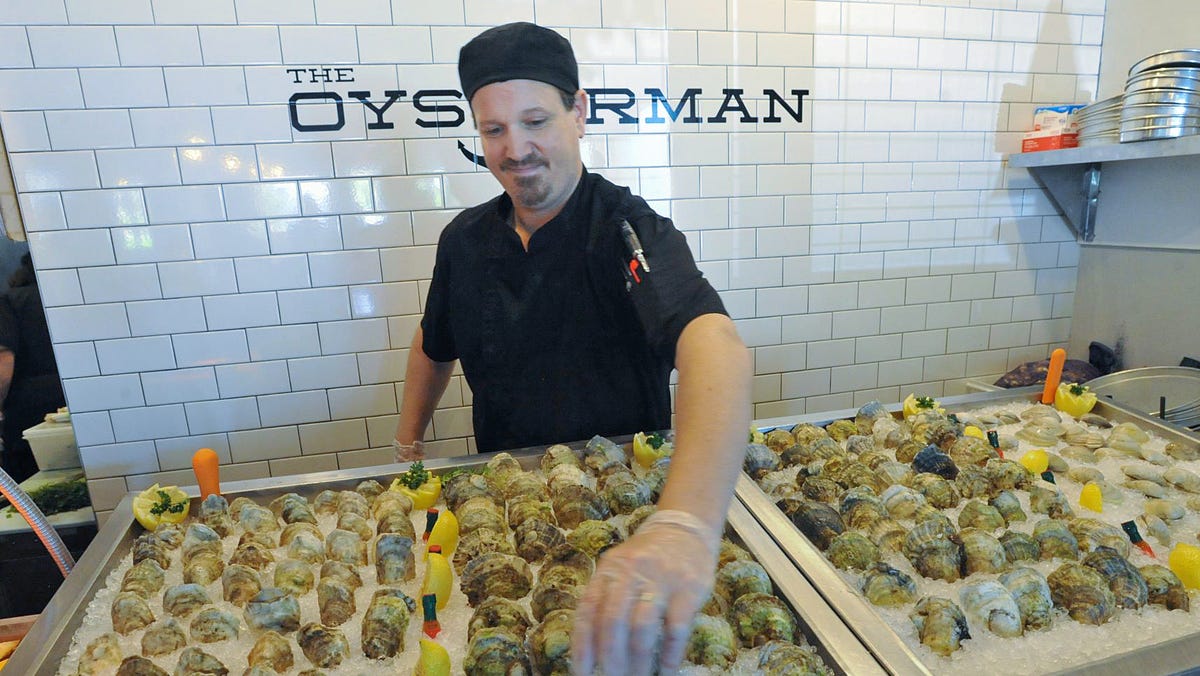 Photos Local oysters are stars at the Oysterman restaurant in Duxbury