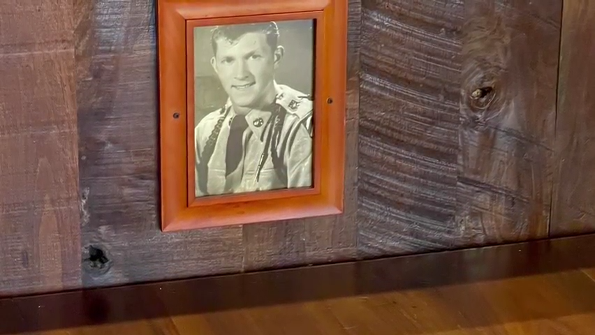 Father's Day lunch for Fort Myers man served with old photo of him, singing of anthem 2 Father's Day lunch for Fort Myers man served with old photo of him, singing of anthem 2