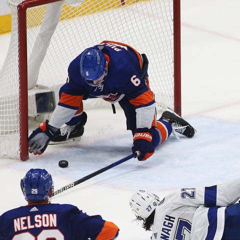 New York Islanders defenseman Ryan Pulock (6) make