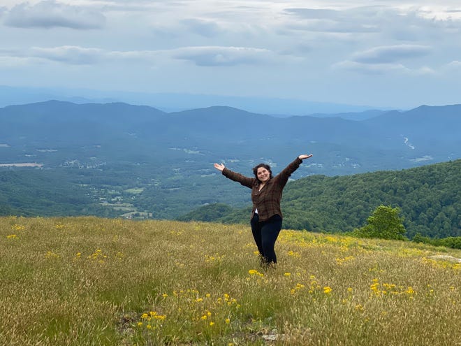 Conserving Carolina intern Alexla Perez-Sanchez to direct bilingual walks in Henderson County Conserving Carolina intern Alexla Perez-Sanchez to direct bilingual walks in Henderson County