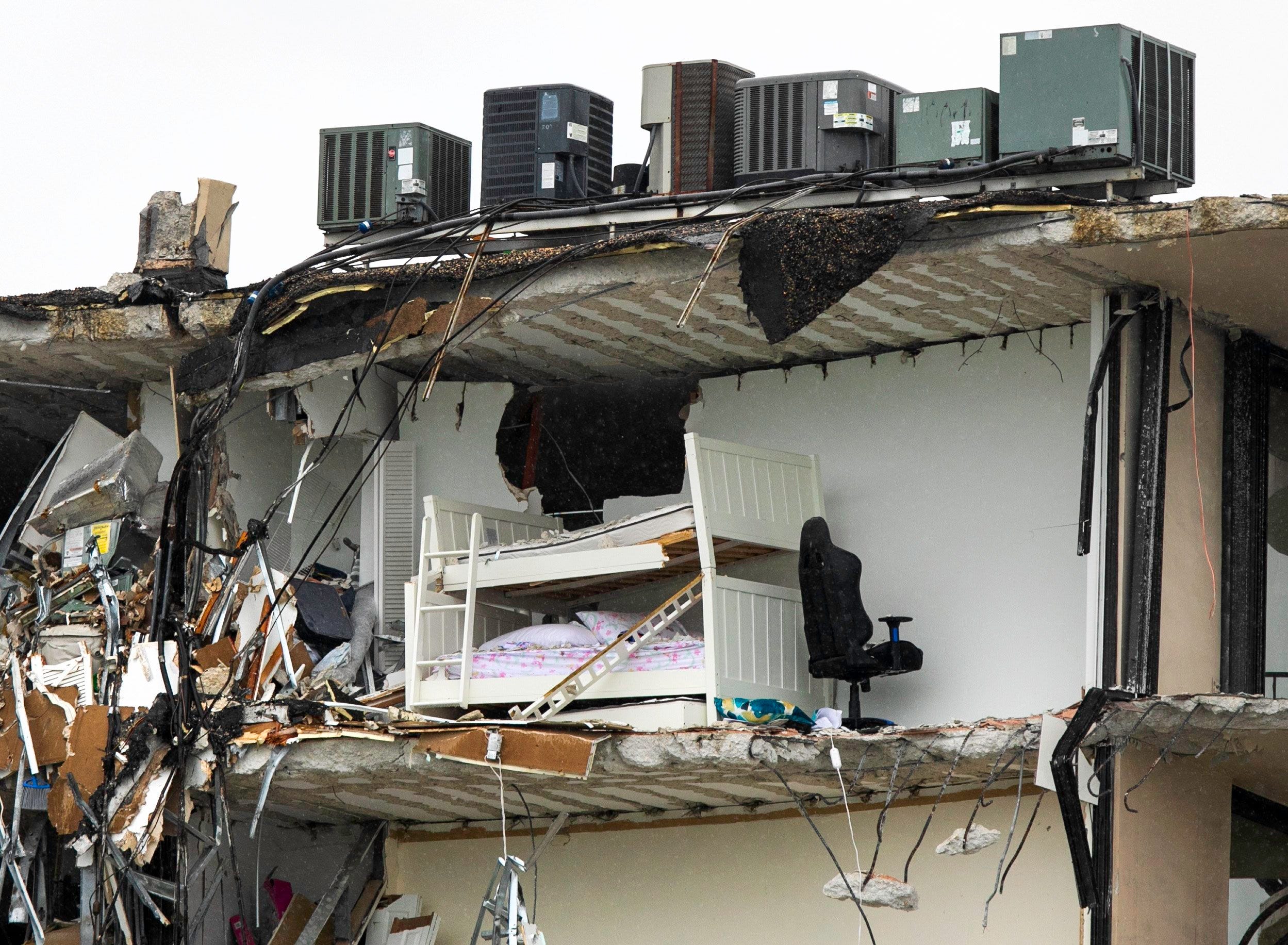 surfside-building-collapse-florida-gov-desantis-assesses-damage