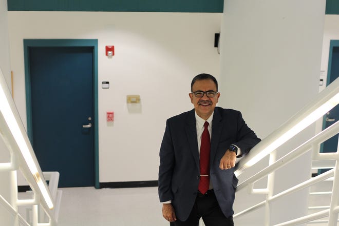 水曜日の森上美術館で、ゲストスピーカーのアタ・サルジニーによる講演をお楽しみください。