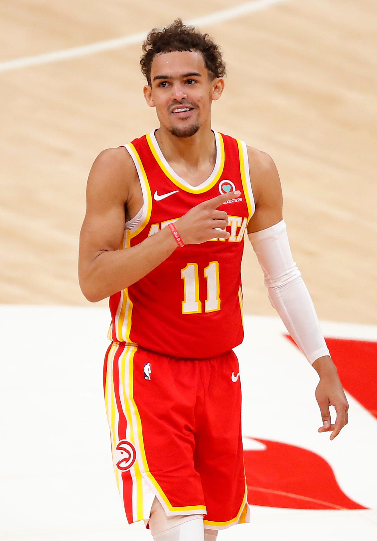 Bucks Vs Hawks Barkley Says Playing Trae Young Tricky Decision