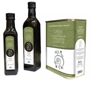 Το τυρί φέτα και το ελαιόλαδο είναι δύο από τα πιο σημαντικά προϊόντα που πωλούνται στα Greek Greek Products στο Hudson της Μασαχουσέτης.