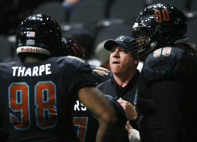 June 25, 2021; Phoenix, Arizona, USA; Rattlers' head coach Kevin Guy talks to his defense during a game against the Shock at Phoenix Suns Arena. Patrick Breen-Arizona Republic