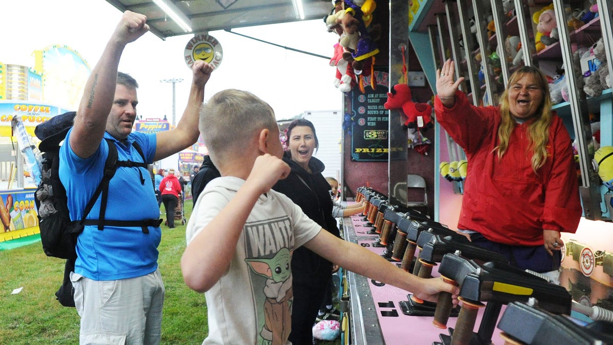 Middleboro Park Department holds July 4th carnival, fireworks