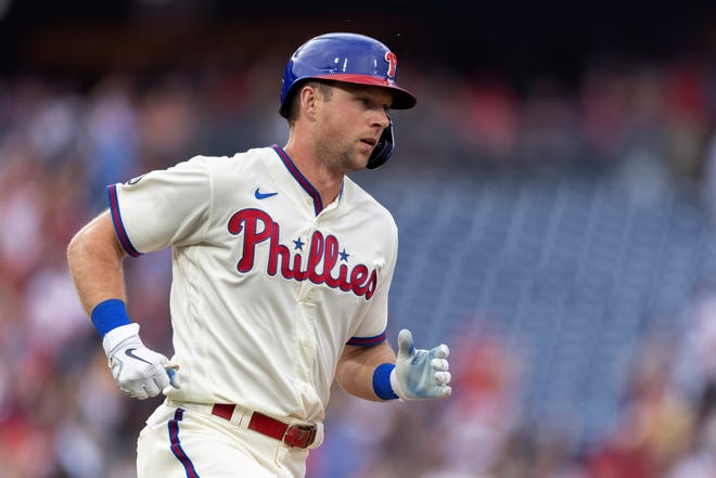 Philadelphia Phillies slugger Rhys Hoskins would like to see his team go on a winning run "to put pressure on the front office" to make a trade deadline move to help the team.