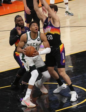 Milwaukee Bucks star Giannis Antetokounmpo got off to a good start against Phoenix with 10 points in the first half.