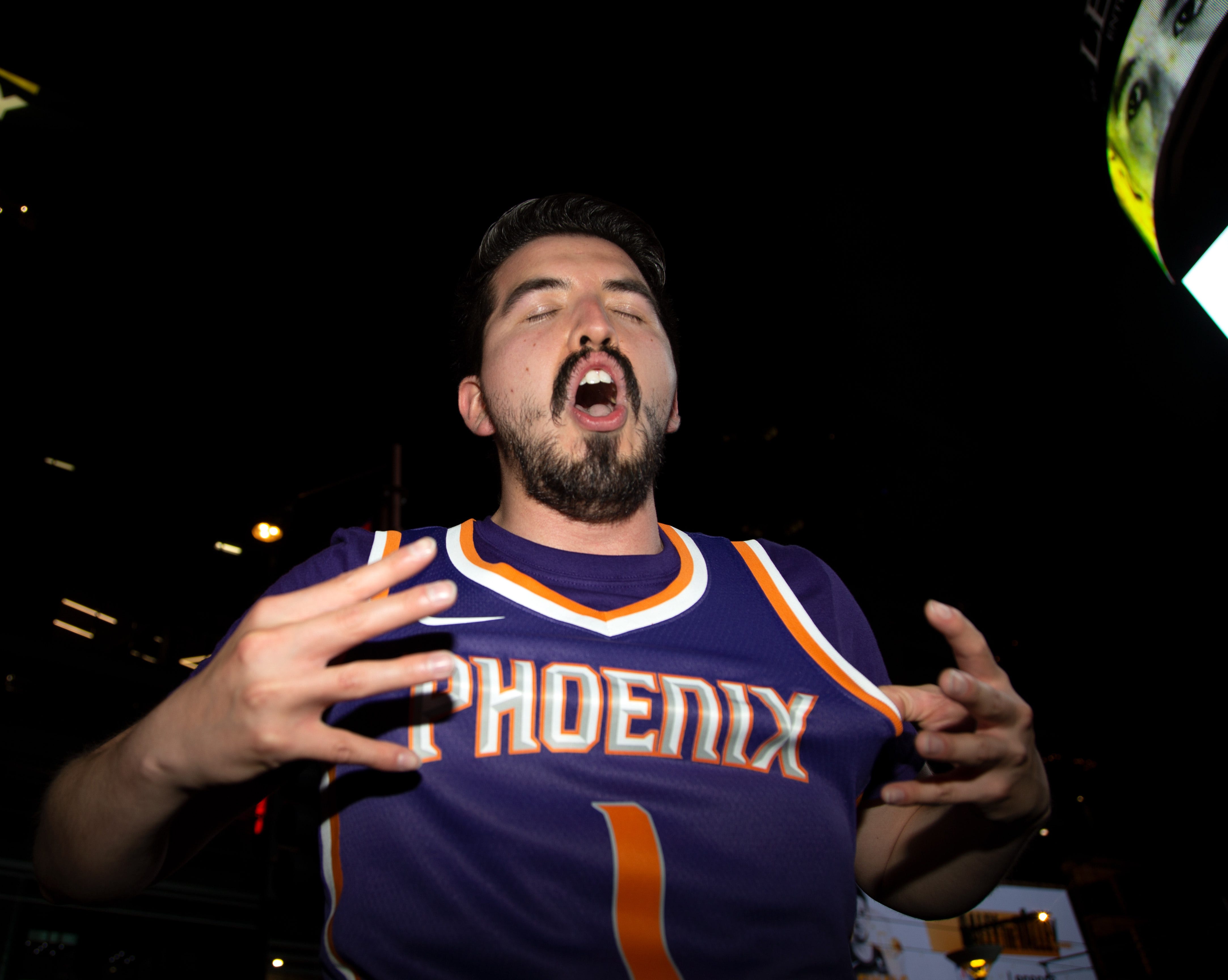 Phoenix suns in arena host clearance