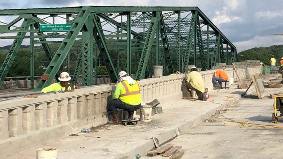 New Clinton bridge construction work in June