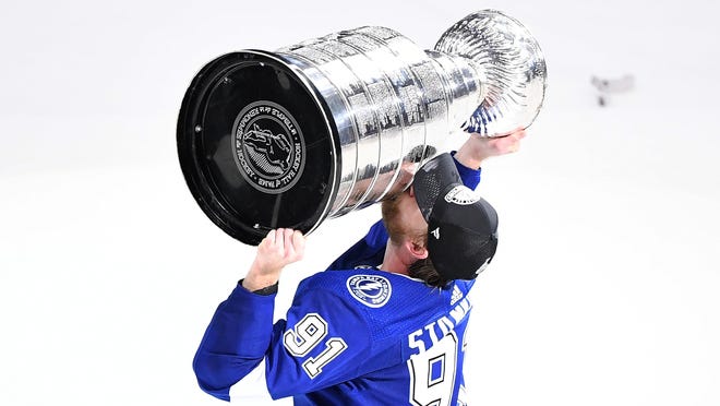 pix Logan Mailloux Photo Sweden usa today