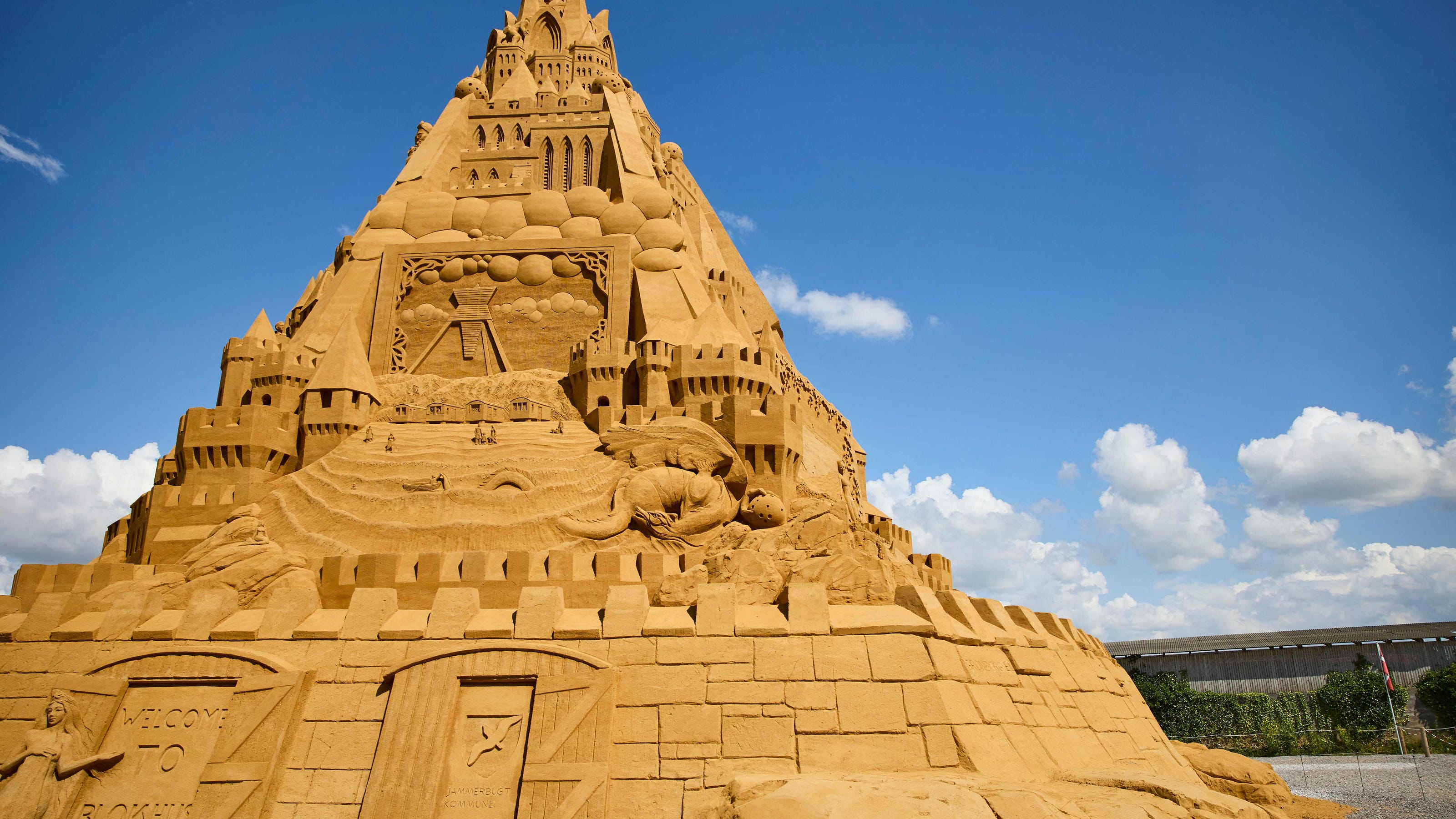 World #39 s biggest sandcastle built in Denmark with 5 000 tons of sand World #39 s biggest sandcastle built in Denmark with 5 000 tons of sand