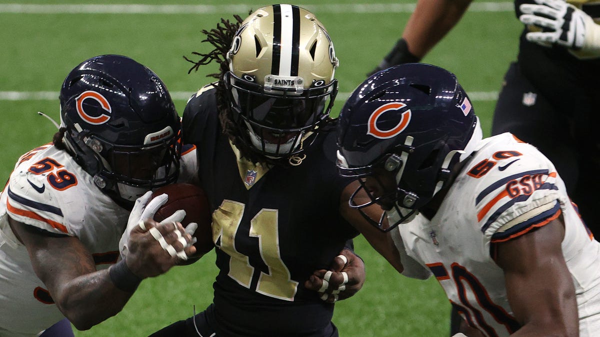 RB Alvin Kamara (41) and the New Orleans Saints ousted the Chicago Bears in the wild-card round of the 2020 NFL playoffs.