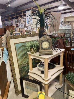 Enable oneself, aid your group Enable oneself, aid your group