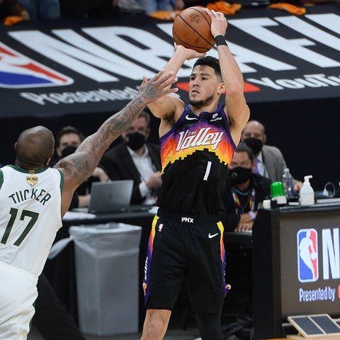Devin Booker led the Suns with 31 points in their 