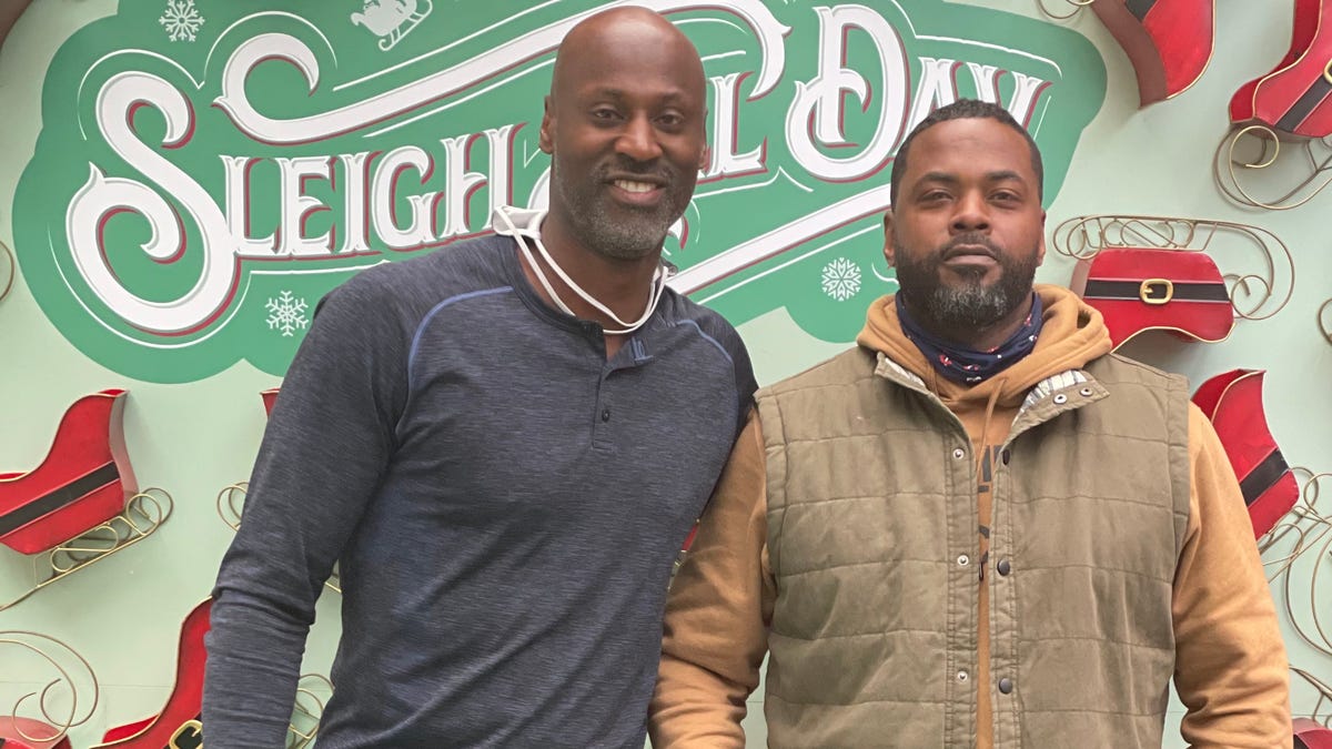 LaTroy Hawkins with his brother Ronald Sewood.