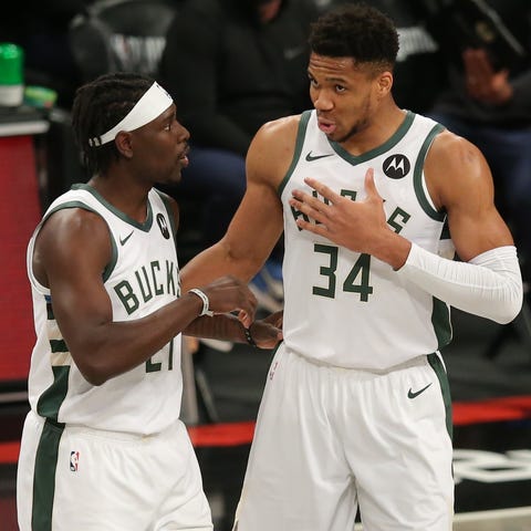 Giannis Antetokounmpo signed a super-max extension
