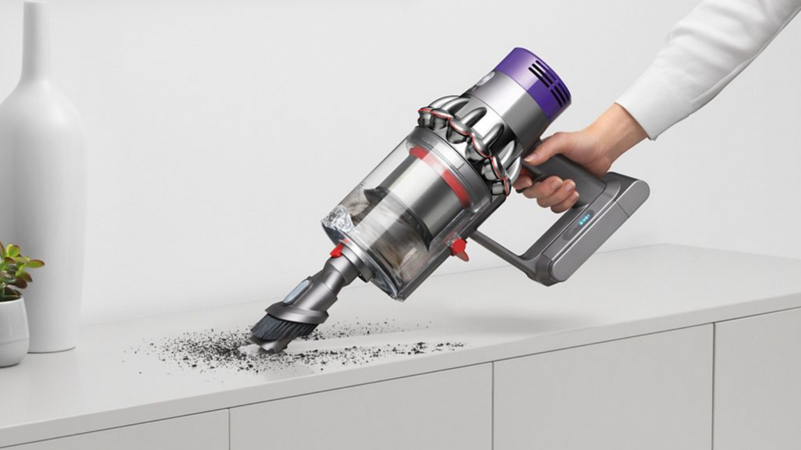 Bestuiver Geniet Onvervangbaar Dyson Cyclone V10: Save $80 on an allergen-busting cordless vacuum