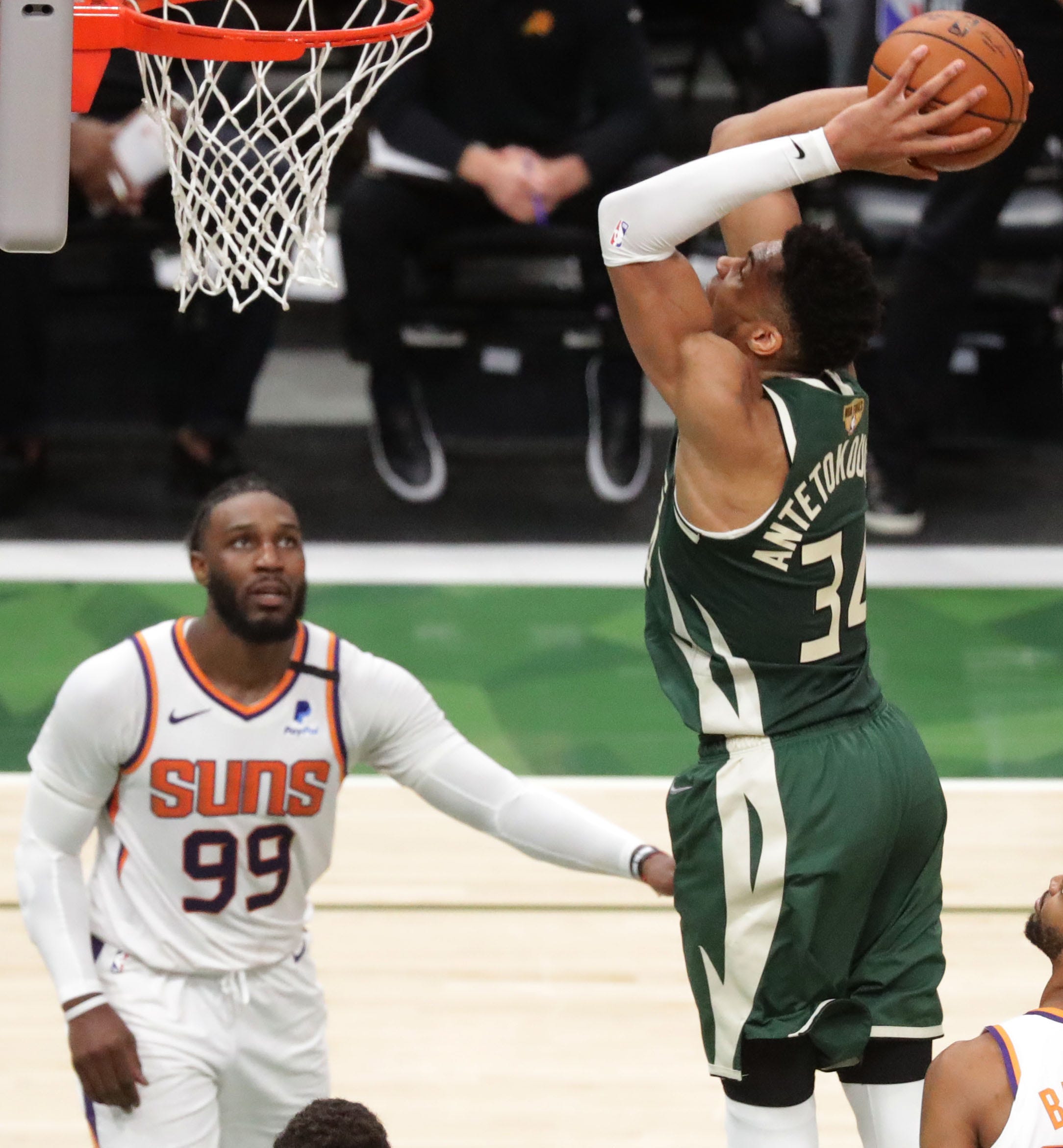 Milwaukee Bucks Beat Phoenix Suns At Fiserv Forum In Game 3 Nba Finals