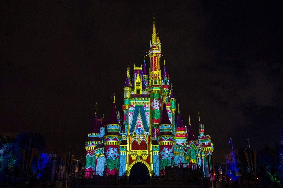 Mickey S Very Merry Christmas Party Guide 2021 Wdw Travels