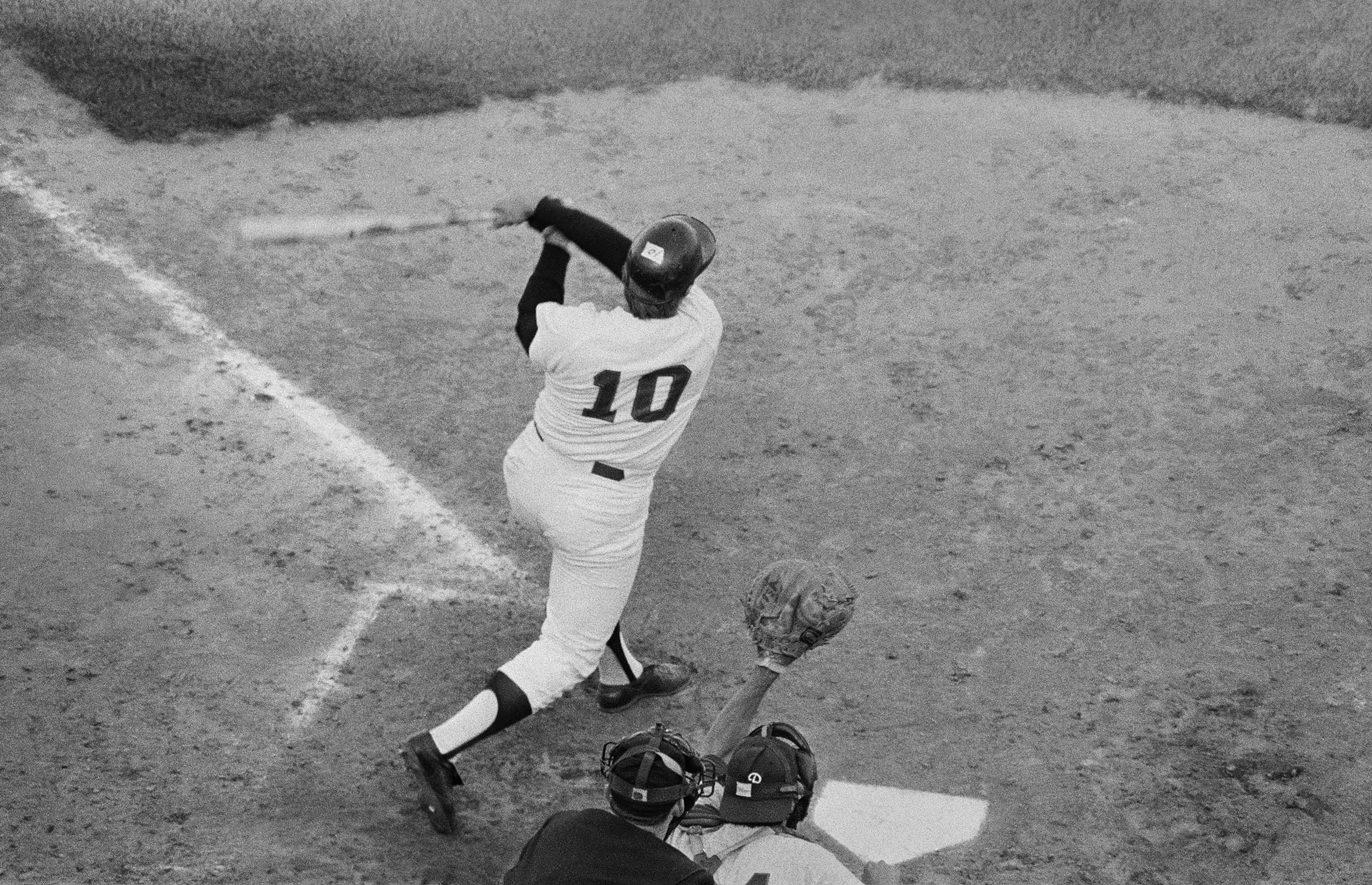 Atlanta Braves Photo (1974) - Johnny Oates wearing the Atlanta Braves home uniform during the 1974 season