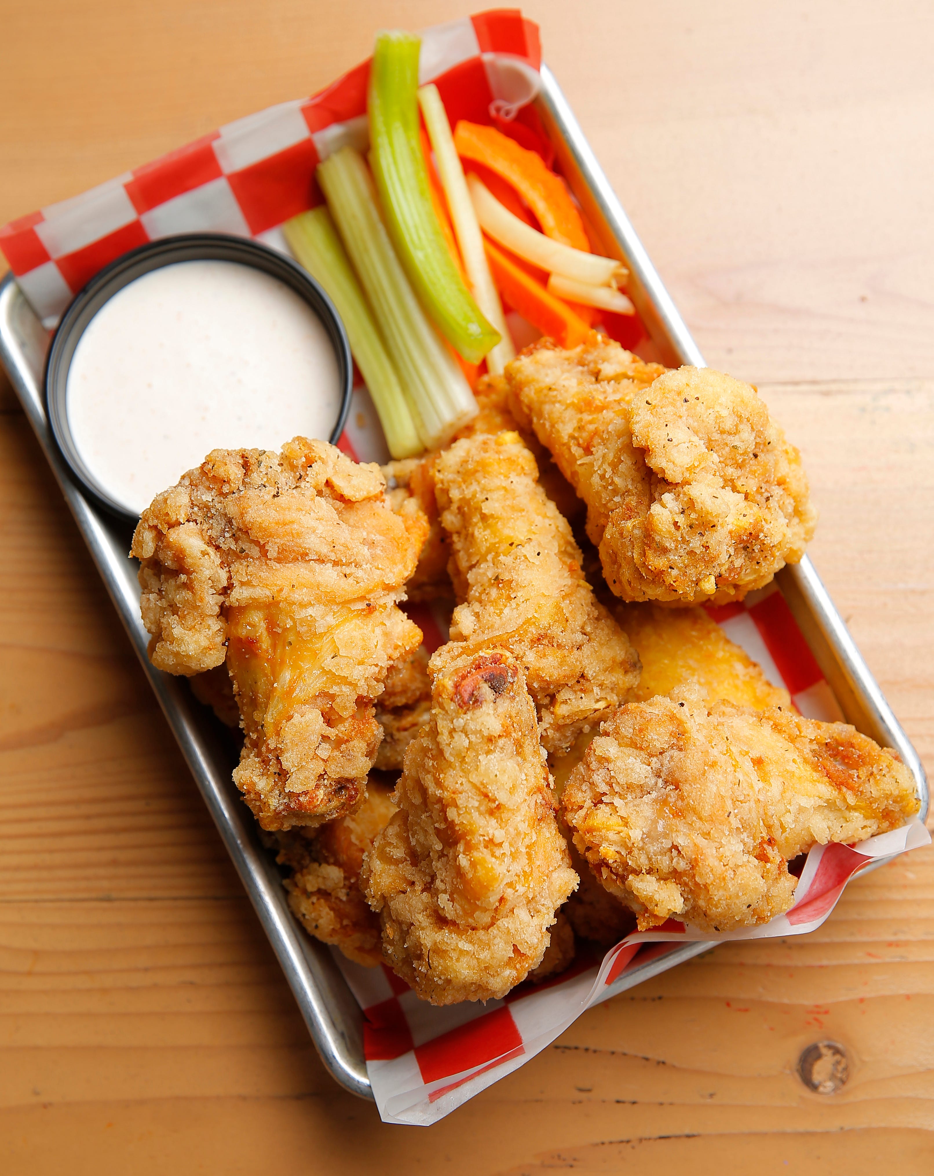 The Oklahoman's Summer Wingding visits Eddie's Hott Wings in Edmond