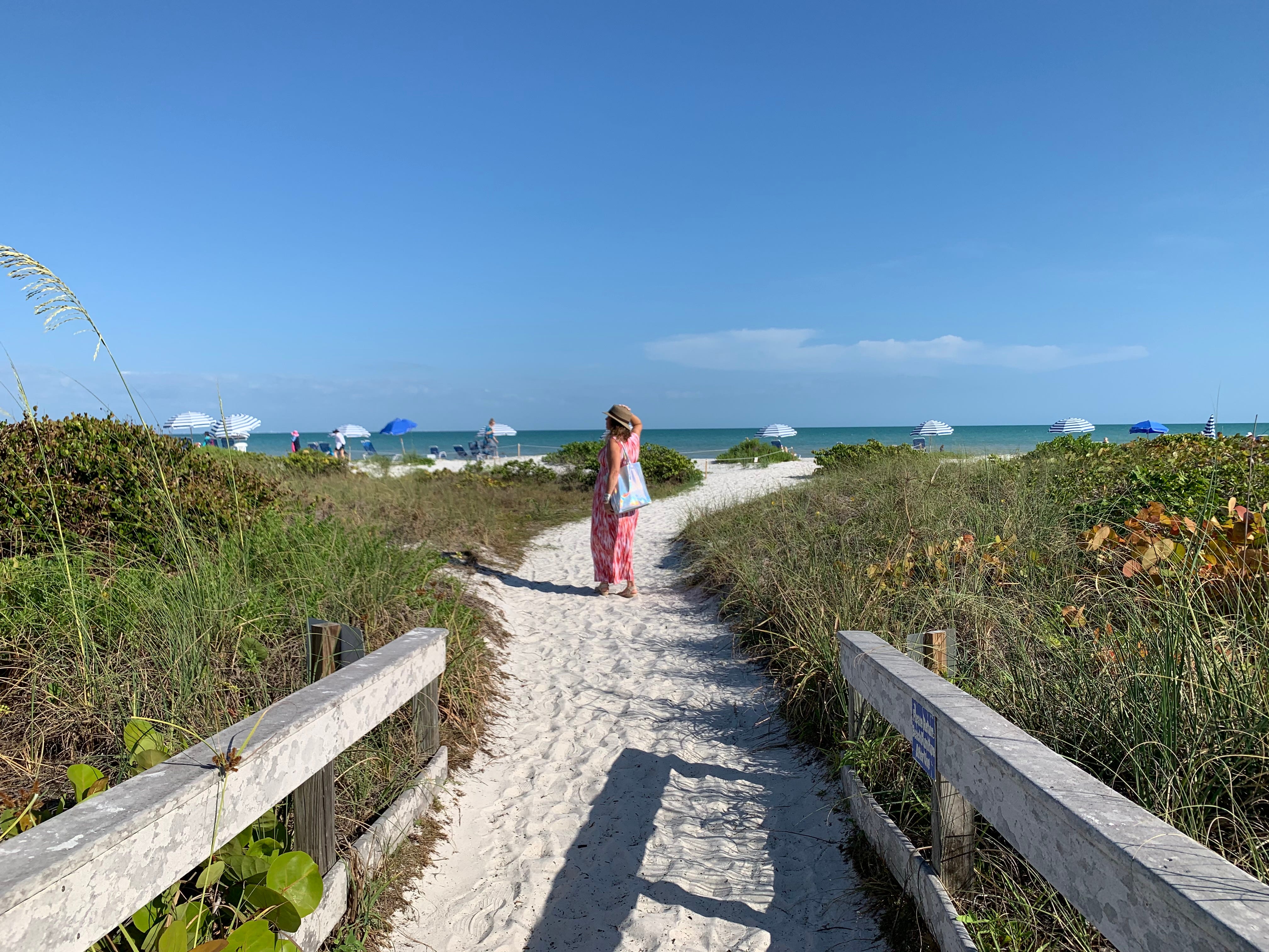 Sanibel, Captiva Islands on Florida's Gulf Coast: Why popular with tourists? Sanibel, Captiva Islands on Florida's Gulf Coast: Why popular with tourists?