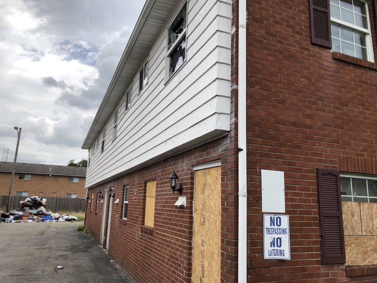 colonial village apartments ohio feds should join columbus probe