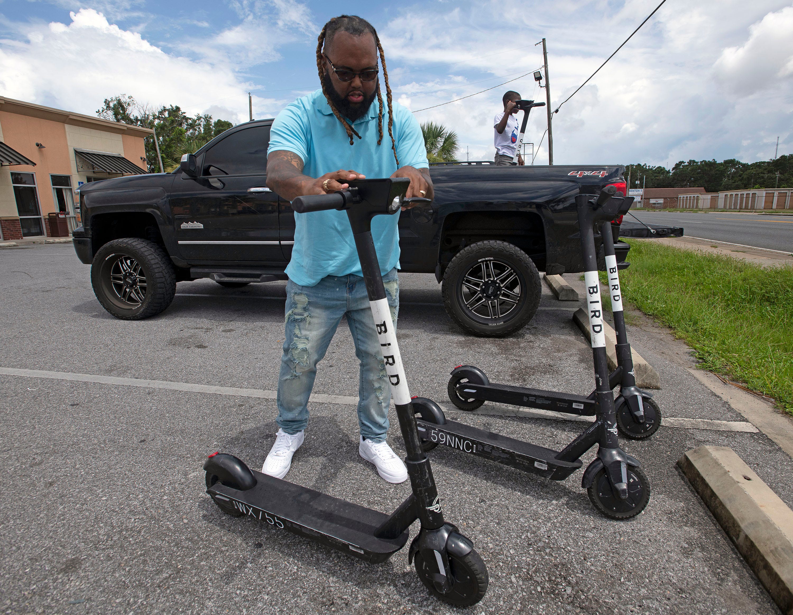 Bird Scooters launches electric scooter pilot program in Pensacola
