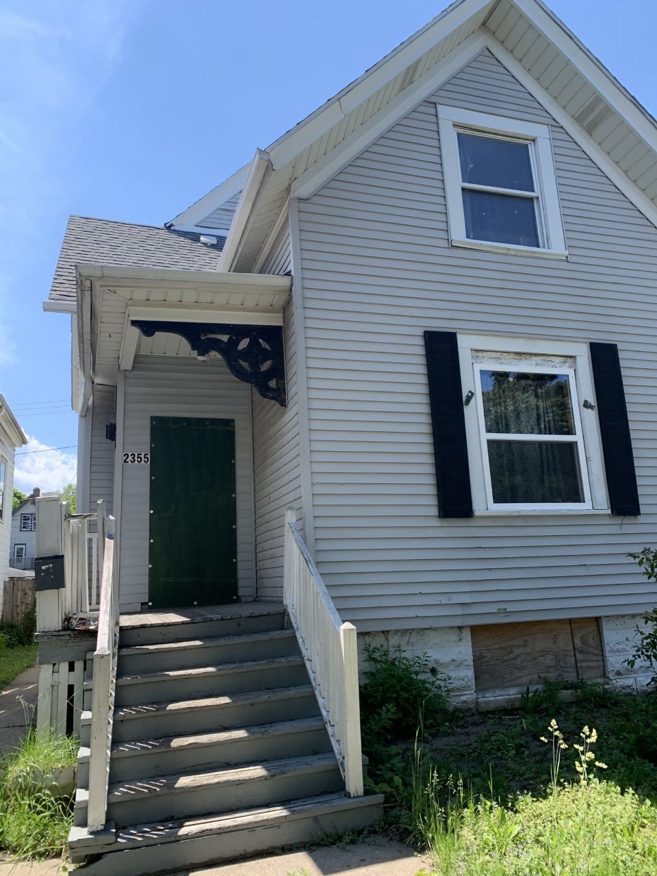 Ricky Carter and his girlfriend, Leilani Zollicoffer and her two young girls escaped a fire suspected of being started by faulty electrical that records show her landlord failed to fix. Today the unit is vacant.