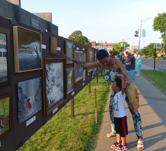MunsonWilliams Sidewalk Art Show in Utica returns July 27