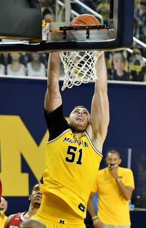 Austin Davis w zeszłym sezonie zdobywał średnio 5,4 punktu i 2,8 zbiórki na mecz.