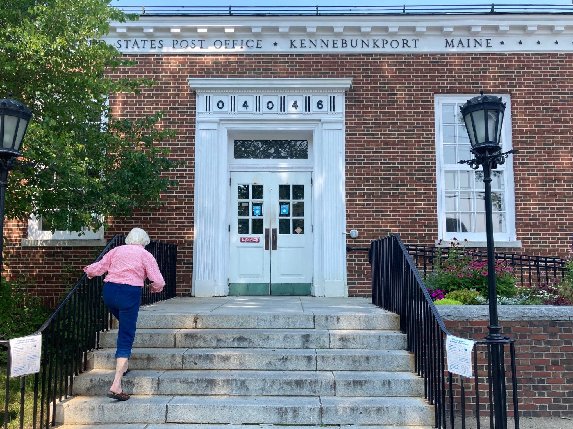 Are Dogs Allowed In Post Offices