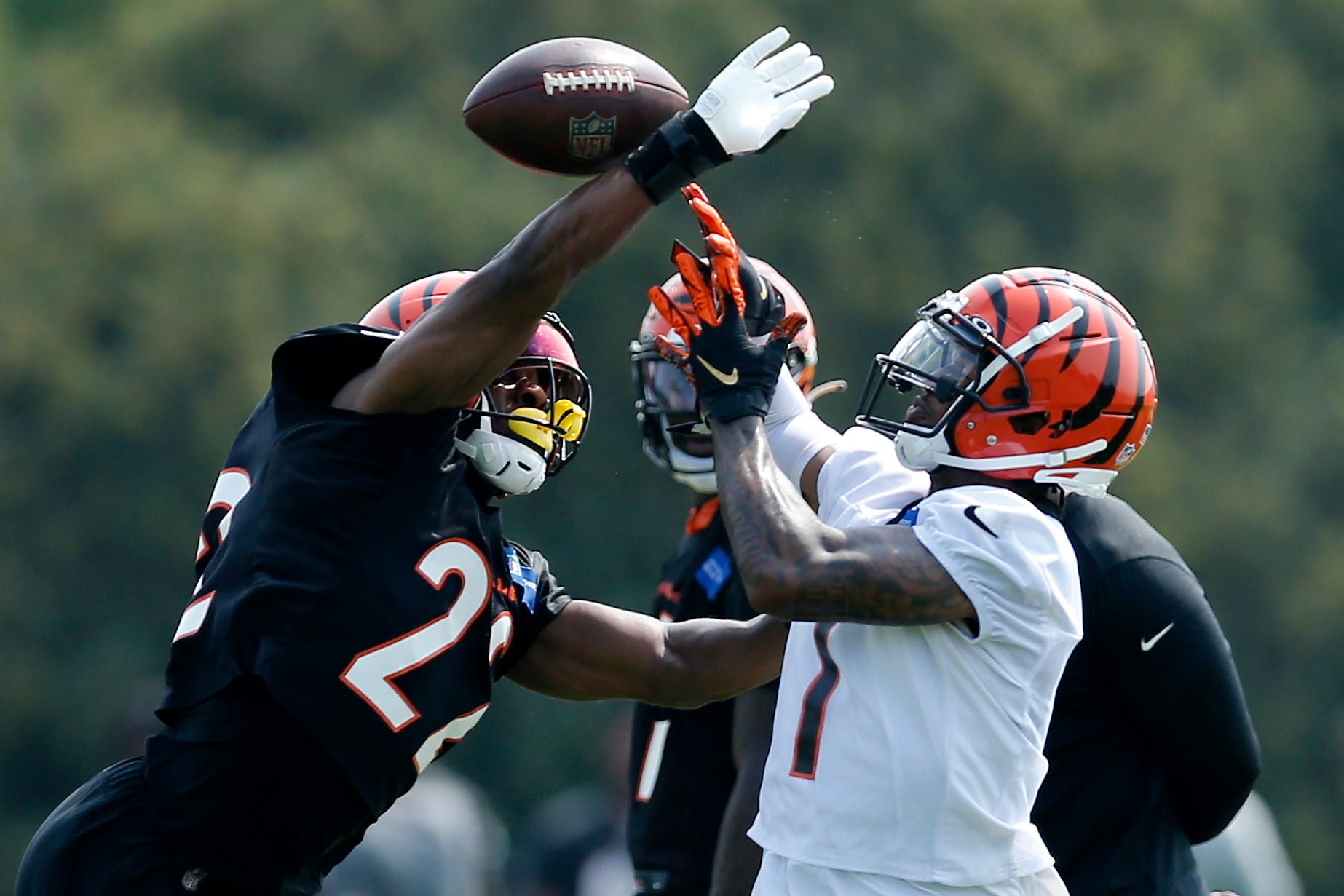 Bengals training camp Cornerback Chidobe Awuzie's potential