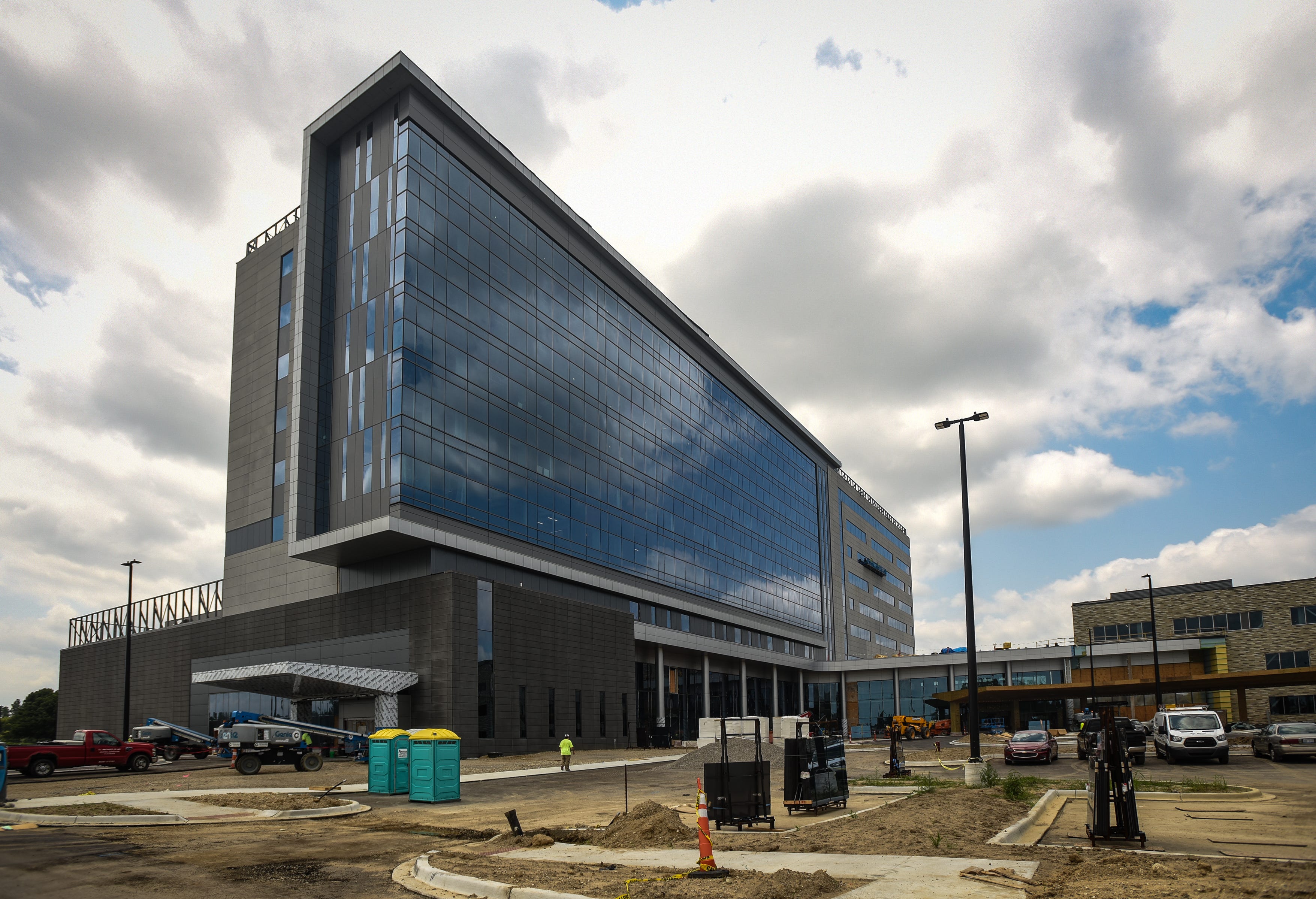 McLaren Greater Lansing's $600 million hospital nears completion