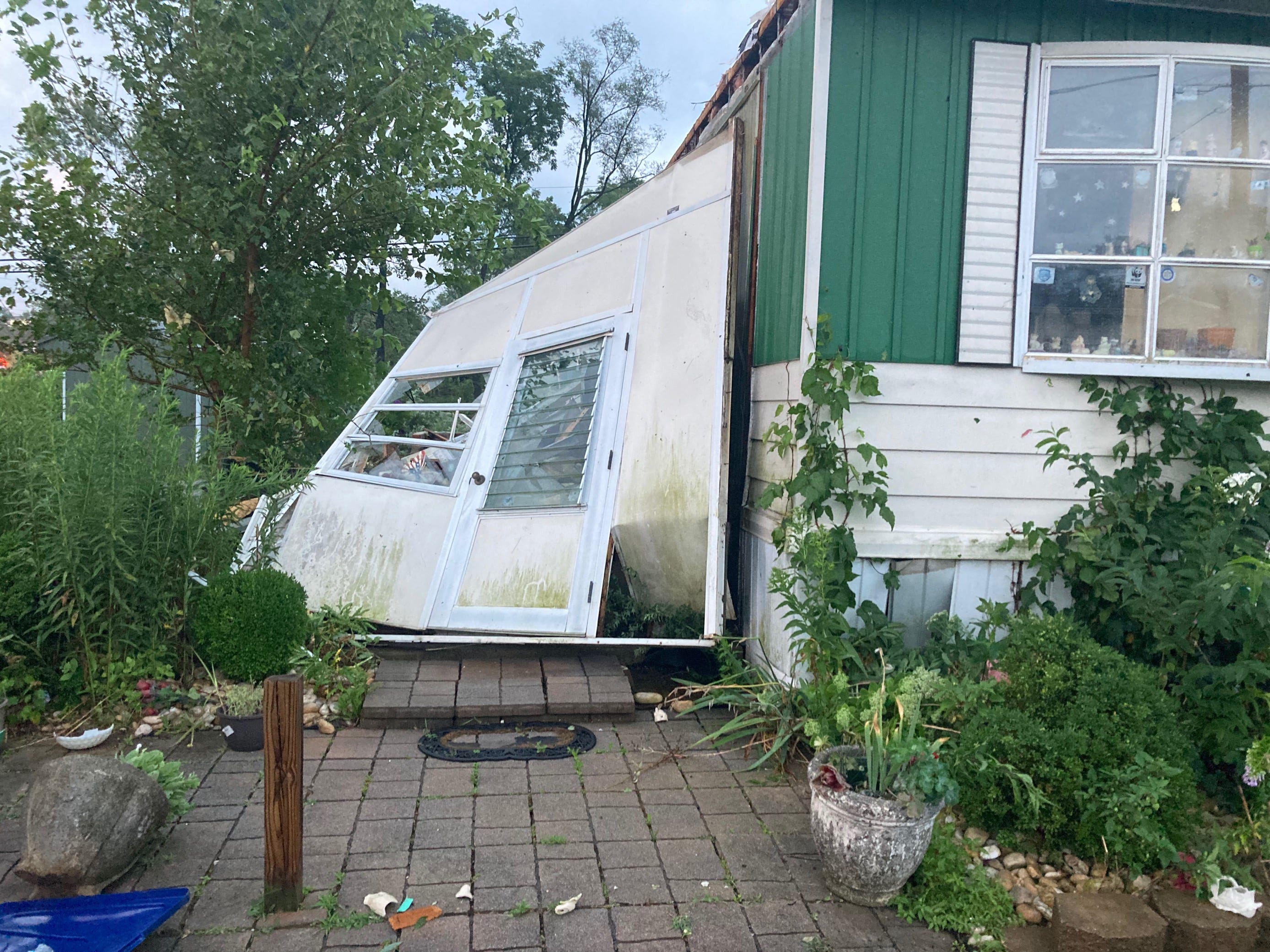 Tornado tears through Bensalem, PA mobile home park