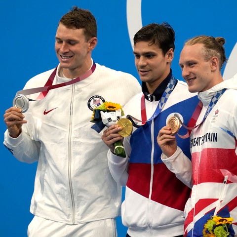 Ryan Murphy (USA), from left, Evgeny Rylov (ROC) a