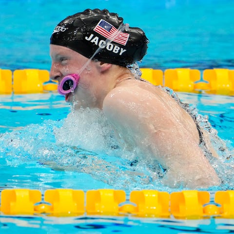 Lydia Jacoby in the mixed 4x100m medley relay fina