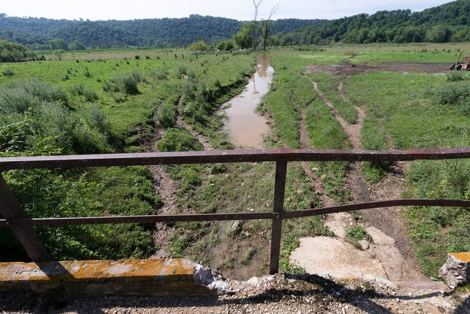 An intermittent stream that flows into the nearby Kickapoo River has been the site of water testing in Crawford County near Wauzeka.  The results of the testing will establish a baseline for changes to water quality if an area hog farmer starts a second concentrated animal feedlot operation.