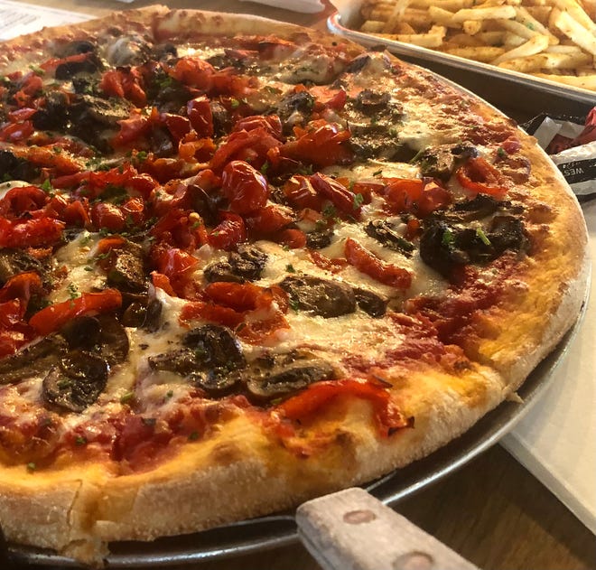 Peppadew and mushroom pizza