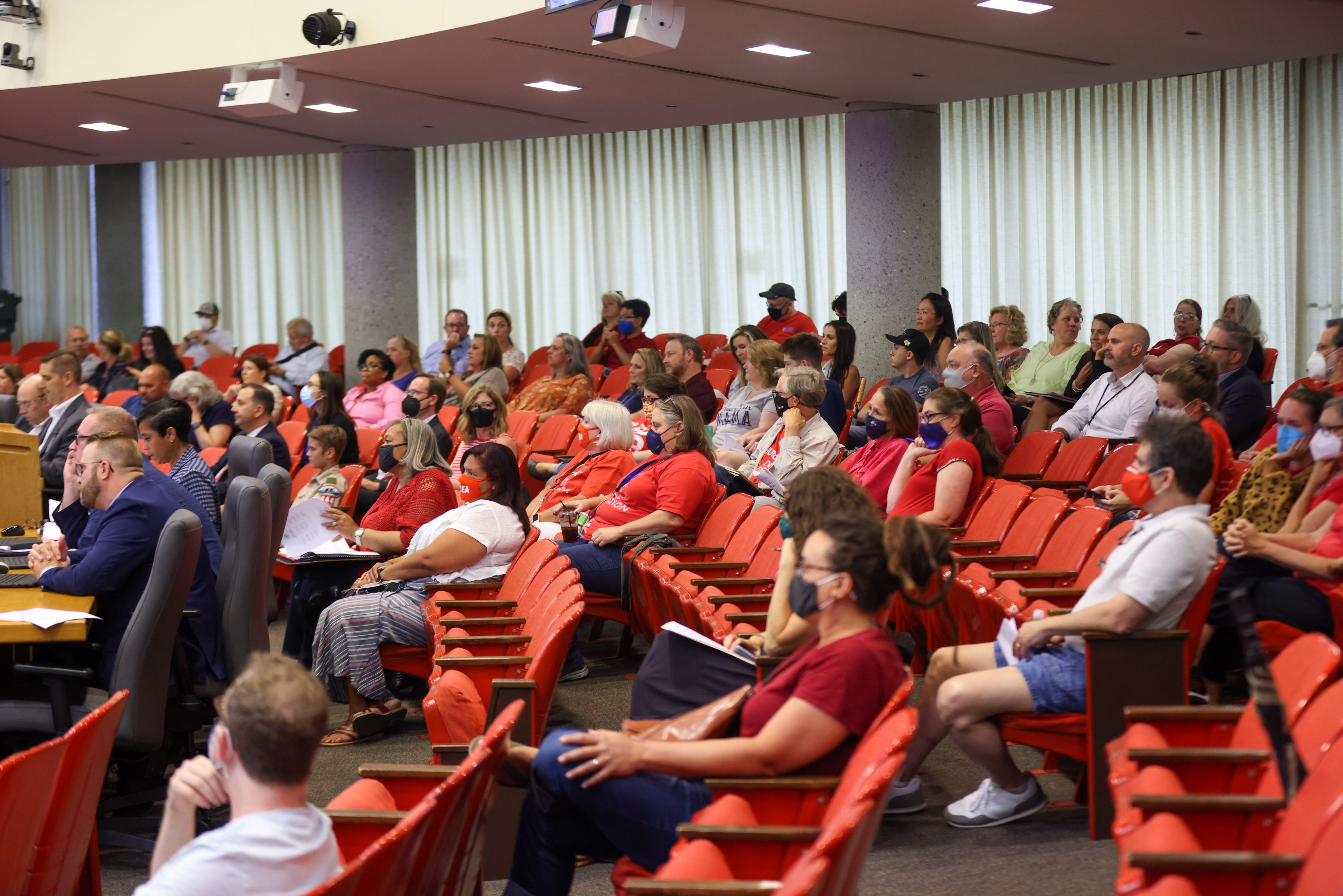 Knox County school board does not plan to require masks in schools