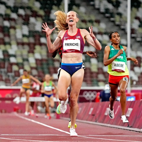 Courtney Frerichs (USA) celebrates winning the sil